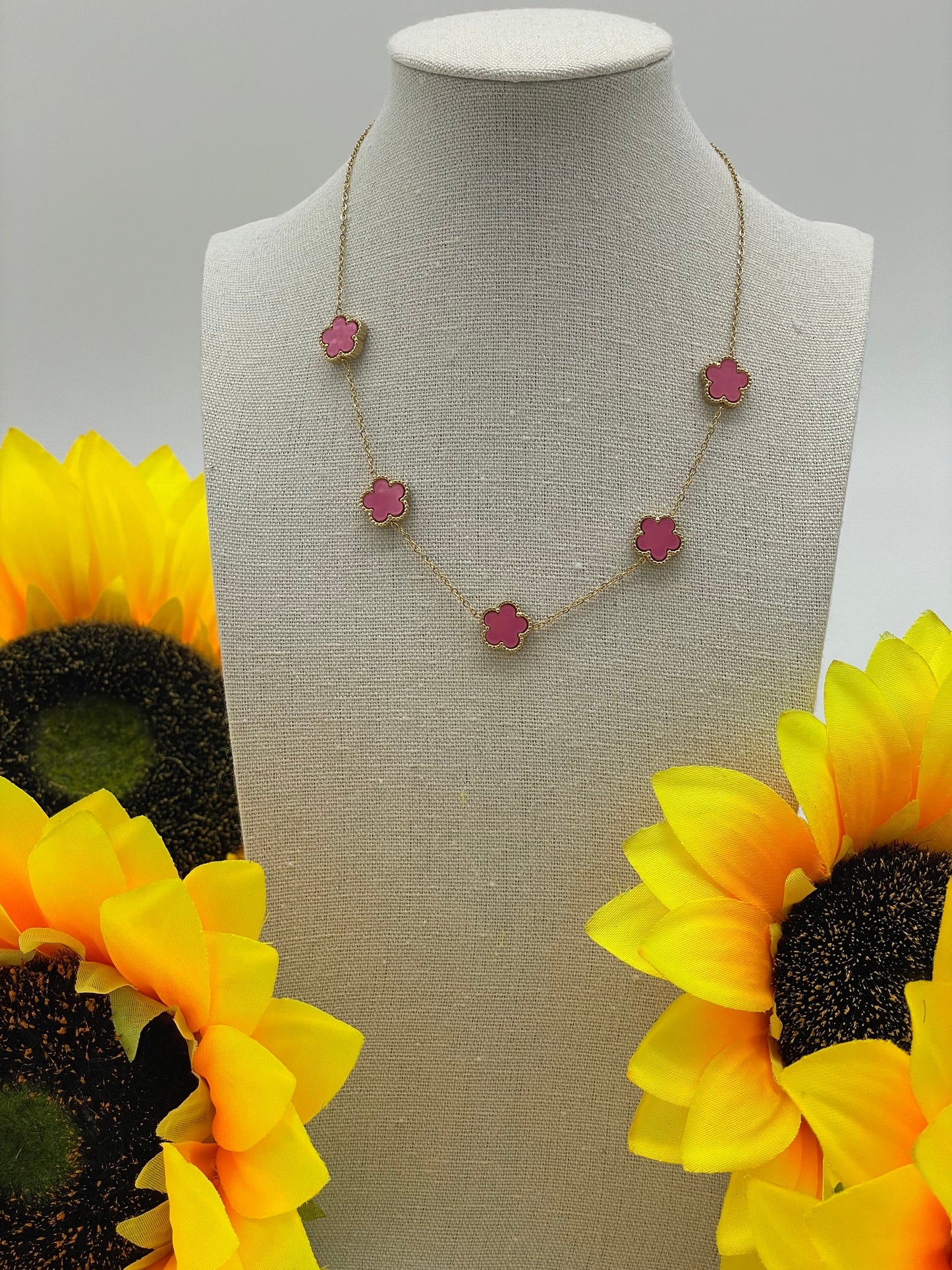 Collana oro con fiore rosa